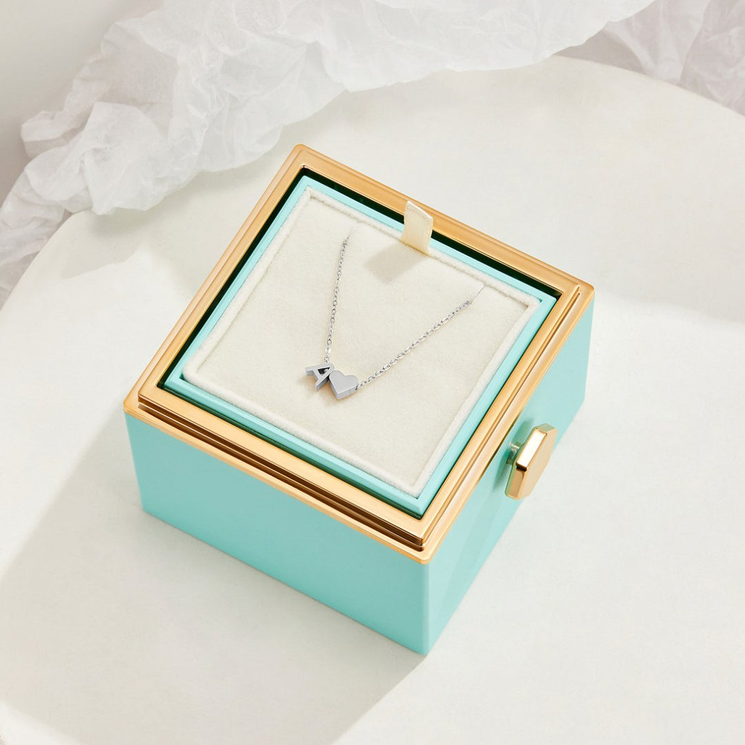 「永遠の愛」イニシャルネックレス