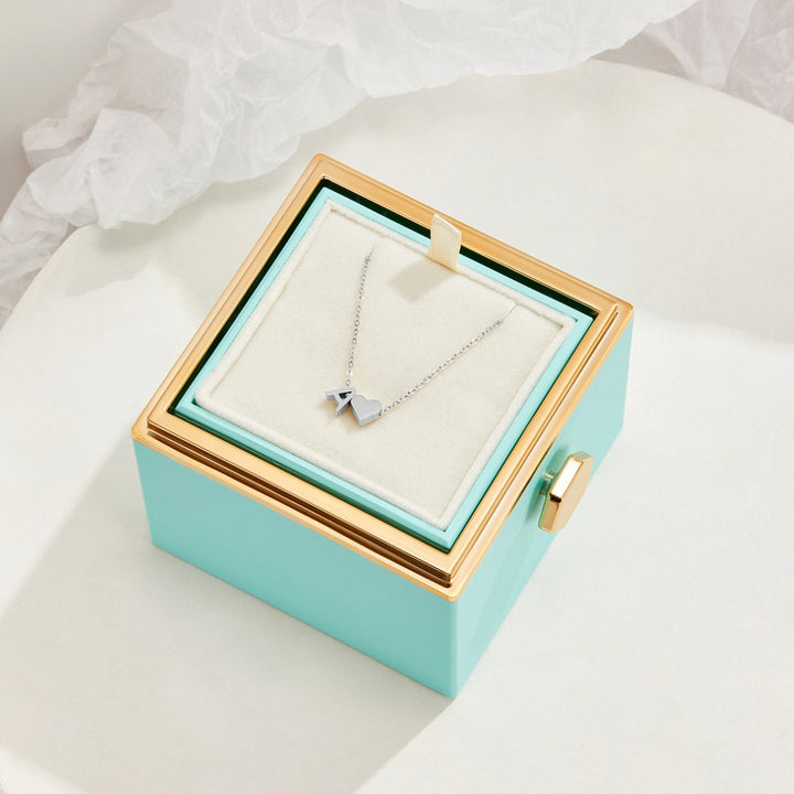 「永遠の愛」イニシャルネックレス