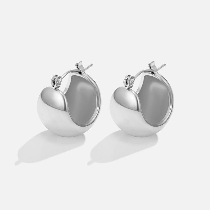 タラ・スリック・フープ・イヤリング