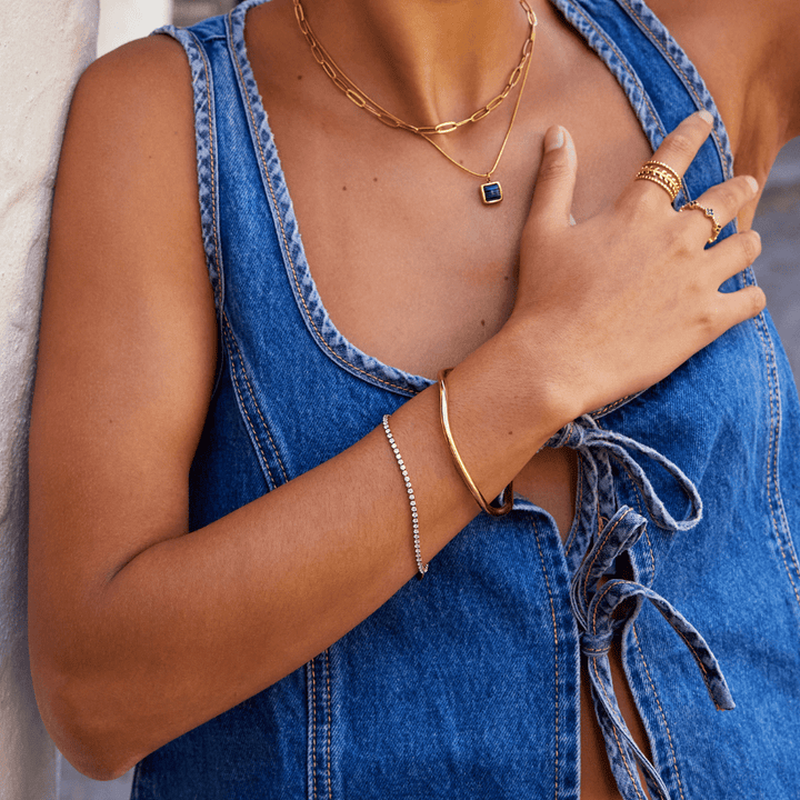 ラグジュアオーラ バングル